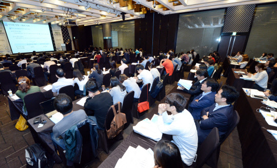 지난해 9월 16일 서울 양재동 엘타워에서 '생명산업, 새 프레임을 열어라(종자부터 신약·스마트헬스까지)'를 주제로 열린 '2015 바이오융합테크 콘퍼런스' 행사 전경.  디지털타임스 DB